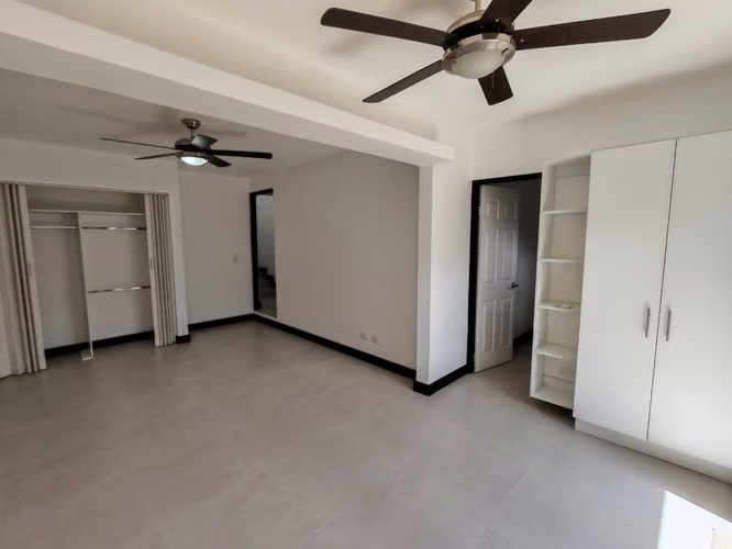 Se alquila apartamento en Guachipelín Norte de Escazú. - Imagen 7