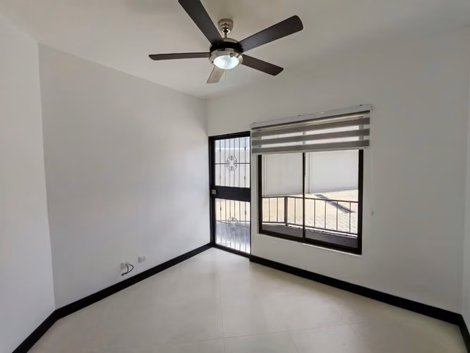 Se alquila apartamento en Guachipelín Norte de Escazú. - Imagen 2