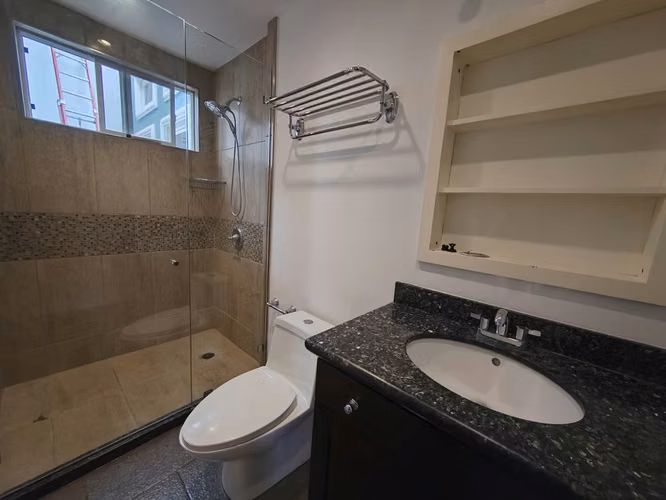 Casa en alquiler en Escazú con apartamento independiente - Imagen 9