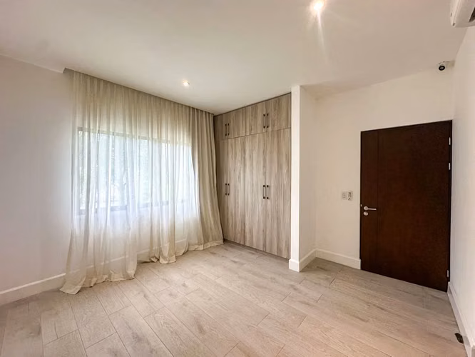 ALQUILER DE CASA EN CONDOMINIO LOMAS DEL VALLE AMUEBLADA 3690 - Imagen 17