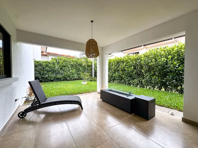 ALQUILER DE CASA EN CONDOMINIO LOMAS DEL VALLE AMUEBLADA 3690 - Imagen 11