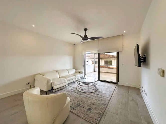 ALQUILER DE CASA EN CONDOMINIO LOMAS DEL VALLE AMUEBLADA 3690 - Imagen 12