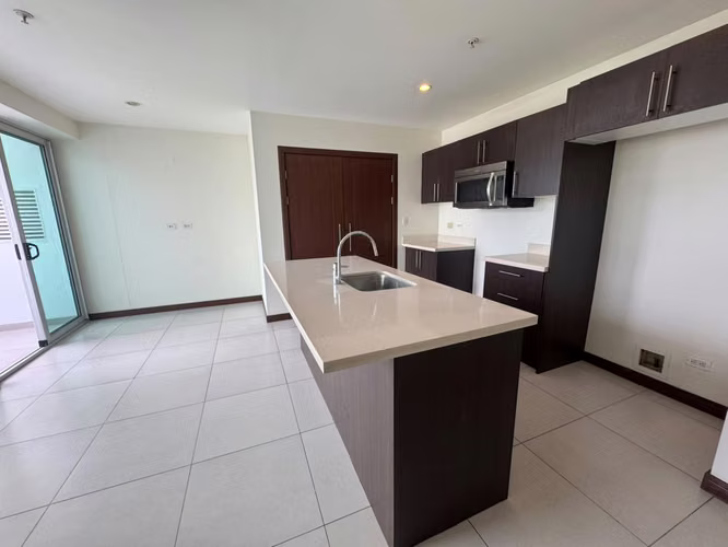 Alquiler de apartamento en la Sabana. Excelente torre! - Imagen 2