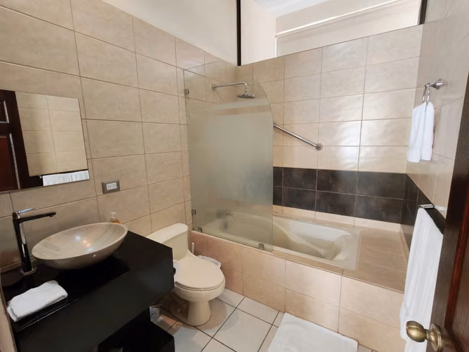 Se alquila apartamento amueblado de 1 habitación en Guachipelín Norte. - Imagen 15