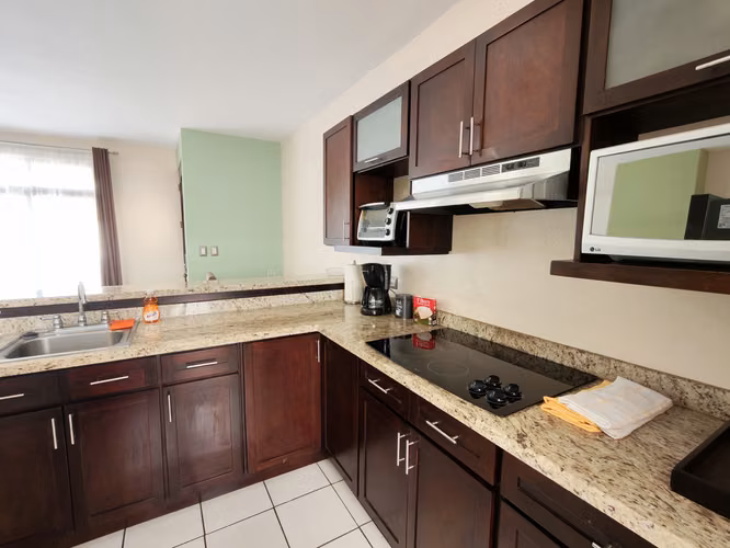 Se alquila apartamento amueblado de 1 habitación en Guachipelín Norte. - Imagen 4