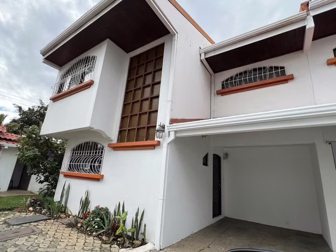 Venta de casa en condominio en Rohrmoser