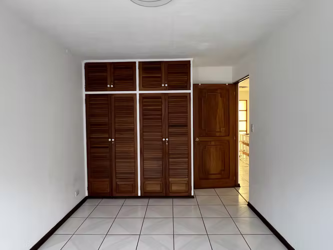 Venta de casa en condominio en Rohrmoser - Imagen 13
