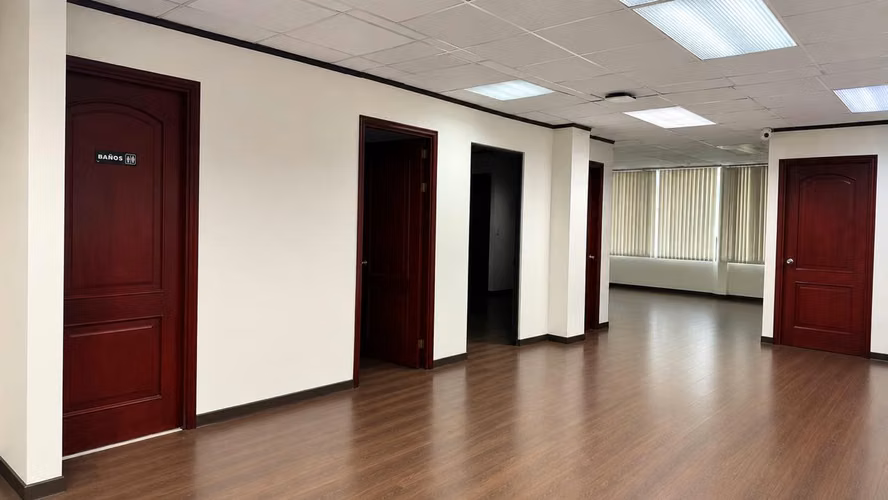 Alquiler de Exclusiva Oficina por Escazú Village, Escazú - Imagen 4
