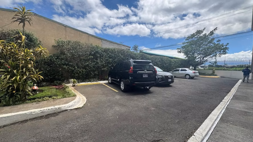 Alquiler de Exclusiva Oficina por Escazú Village, Escazú - Imagen 9