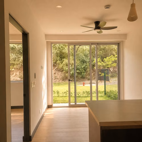Apartamento moderno en alquiler en Río Oro, Santa Ana: Diseño y tranquilidad (ref : 03)