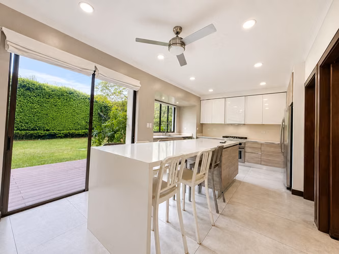 ALQUILER DE CASA EN CONDOMINIO OROSOL, SANTA ANA* - Imagen 4