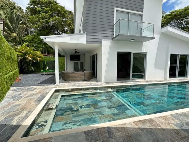 ALQUILO HERMOSA CASA DE PLAYA OPORTUNIDAD UNICA - Imagen 3