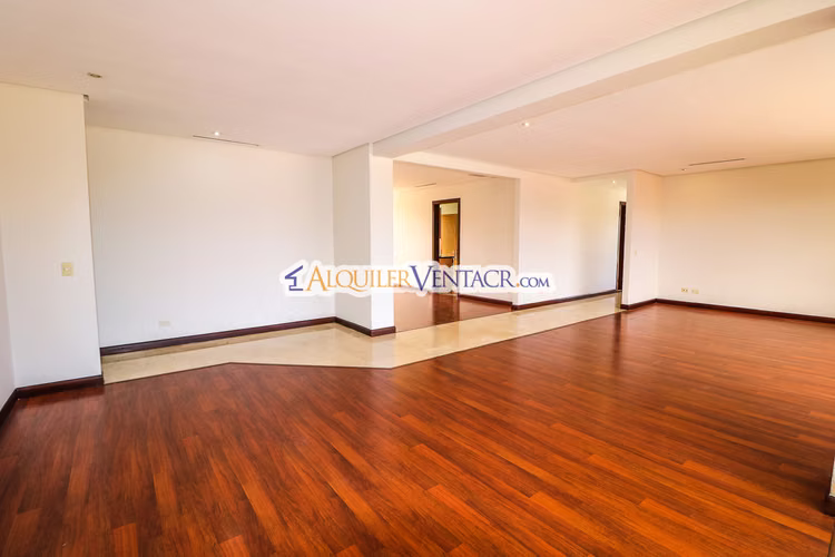 Lujoso apartamento de 324 m2 con 4 habit. y vista en Los Laureles Escazú - Imagen 5