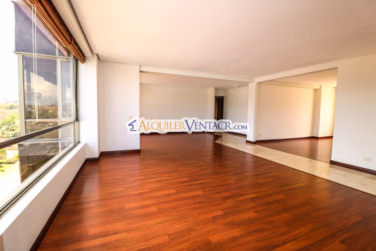 Lujoso apartamento de 324 m2 con 4 habit. y vista en Los Laureles Escazú - Imagen 3