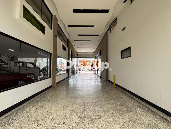 Alquiler de moderno local comercial de 160 m2. Cartago centro - Imagen 11
