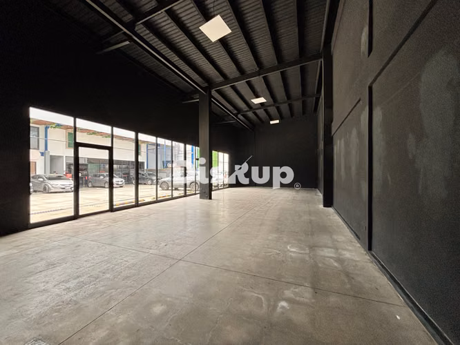 Alquiler de moderno local comercial de 160 m2. Cartago centro - Imagen 2
