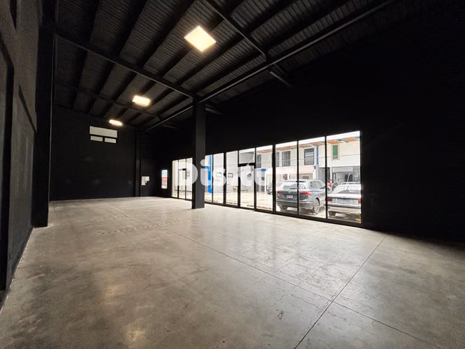 Alquiler de moderno local comercial de 160 m2. Cartago centro - Imagen 5