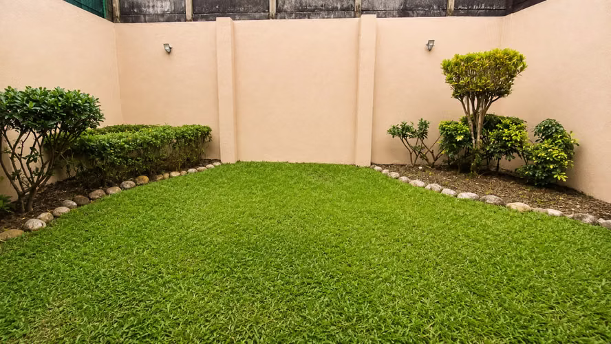 Venta de elegante casa en Lomas de Granadilla - Imagen 12