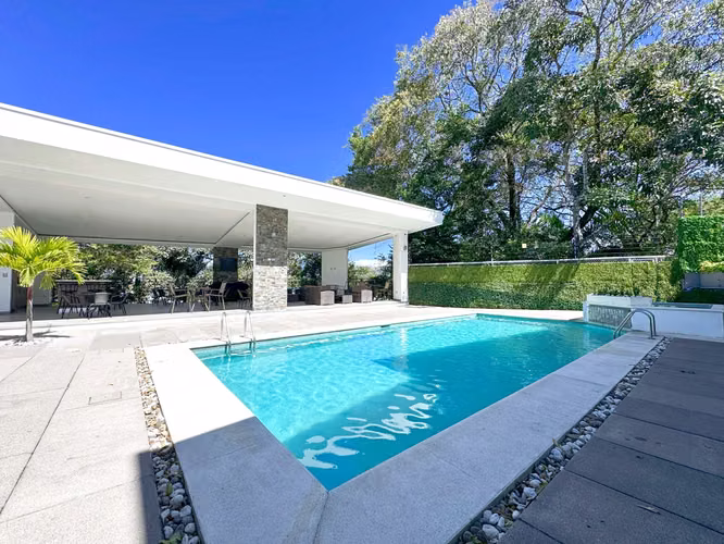 Penthouse West Heights Apartamento | Walkable to Stores - Imagen 20