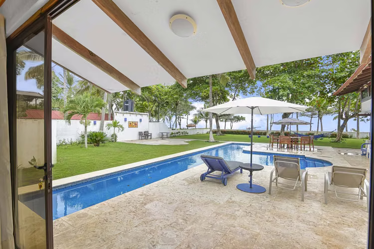 Casa Frente al Mar con Piscina Privada en Playa Tivives | Vista Espectacular + Airbnb Ready