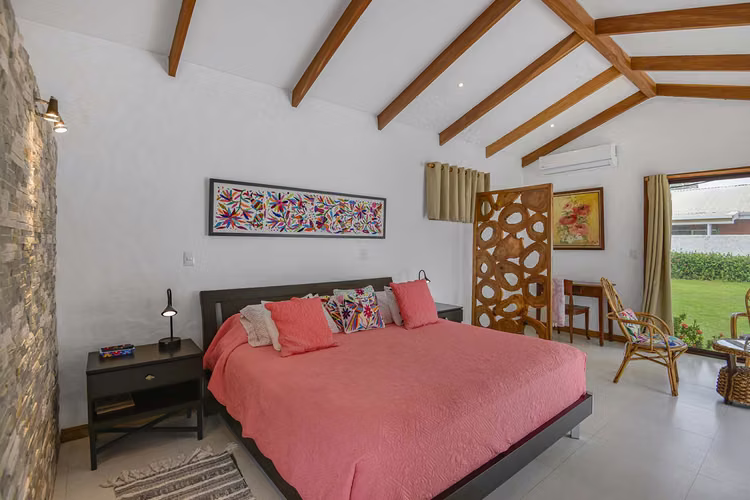 Casa Frente al Mar con Piscina Privada en Playa Tivives | Vista Espectacular + Airbnb Ready