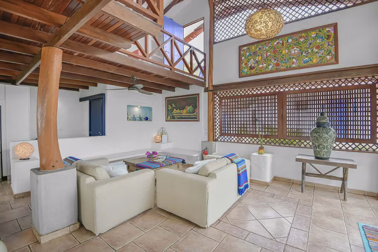 Casa Frente al Mar con Piscina Privada en Playa Tivives | Vista Espectacular + Airbnb Ready