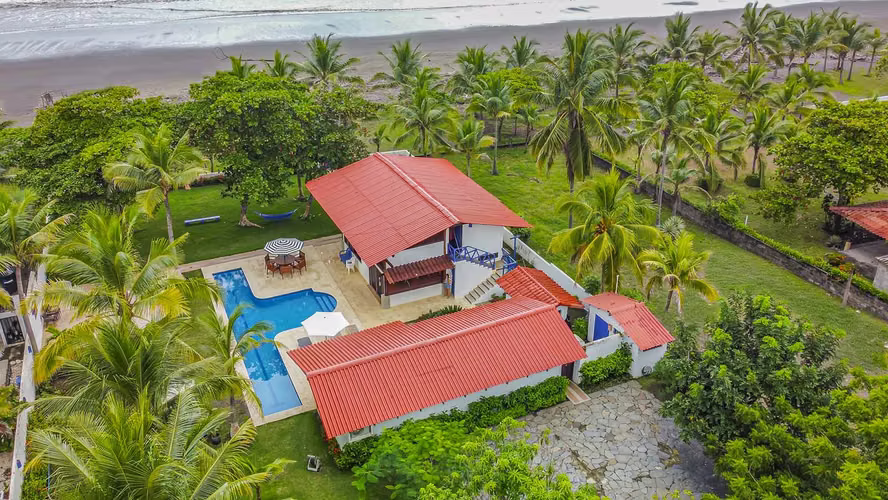 Casa Frente al Mar con Piscina Privada en Playa Tivives | Vista Espectacular + Airbnb Ready