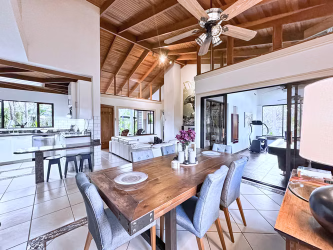 Casa Palm Gardens | 3 Properties | Santa Ana Suburban Living