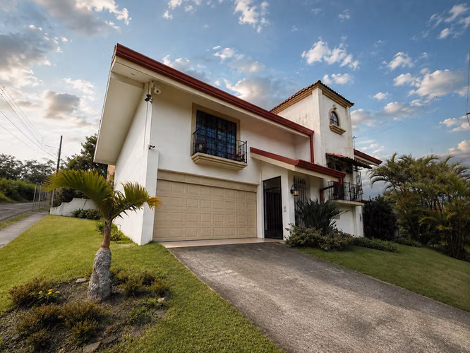 Venta de hermosa casa  Estilo Colonial, en Residencial - Imagen 14