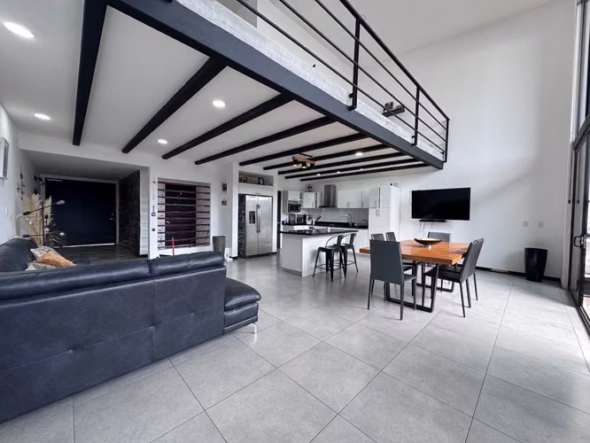 Venta de Amplia Casa en Condominio Terralta con Extraordinaria Iluminación - Imagen 13