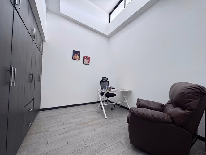 Venta de Amplia Casa en Condominio Terralta con Extraordinaria Iluminación - Imagen 11