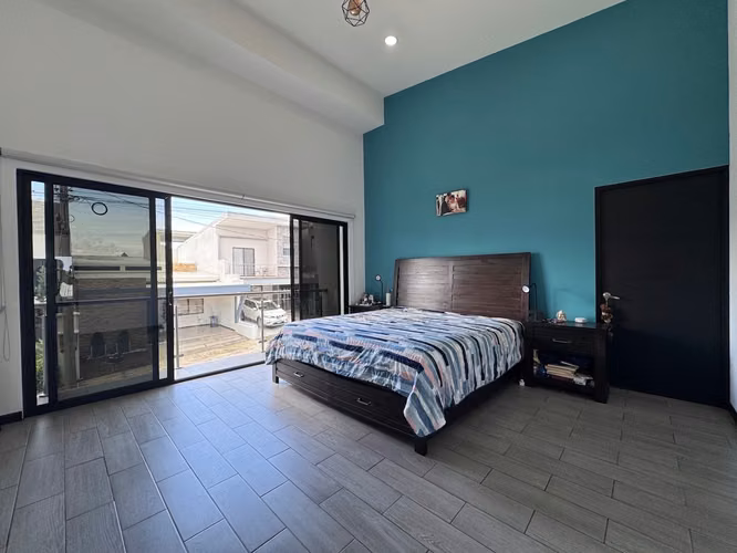 Venta de Amplia Casa en Condominio Terralta con Extraordinaria Iluminación - Imagen 10