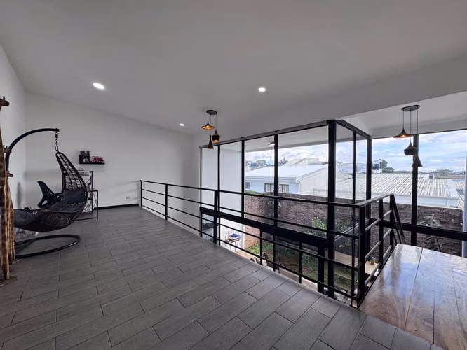 Venta de Amplia Casa en Condominio Terralta con Extraordinaria Iluminación - Imagen 7