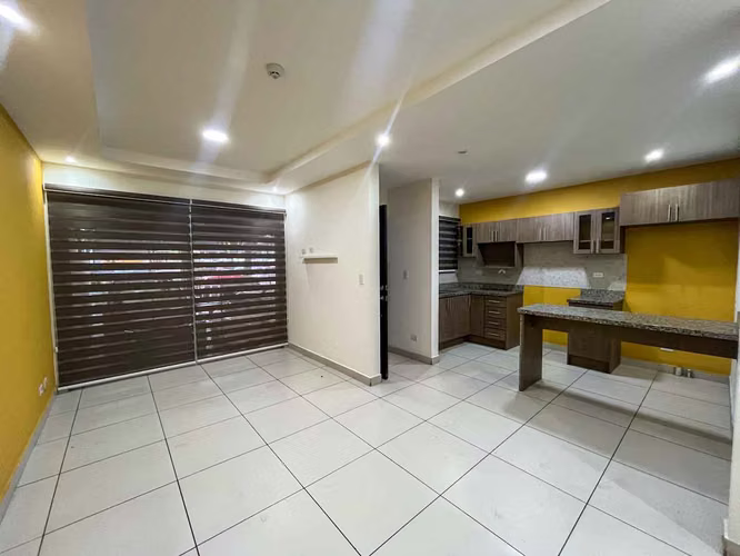 Venta de apartamento cerca del Boulevard, con 2 parqueos - Imagen 11