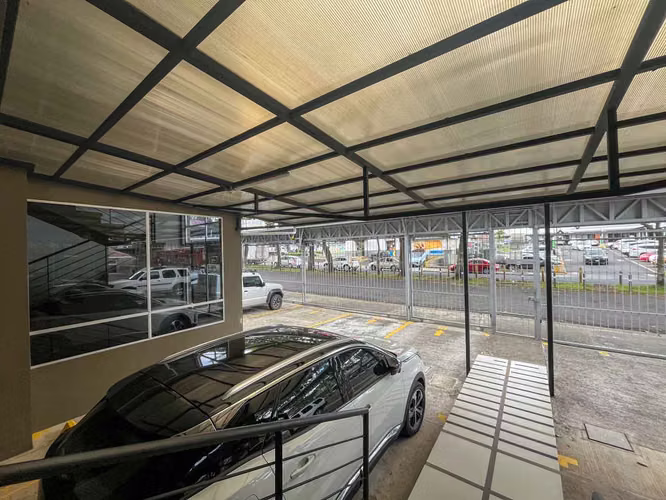 Venta de apartamento cerca del Boulevard, con 2 parqueos - Imagen 12