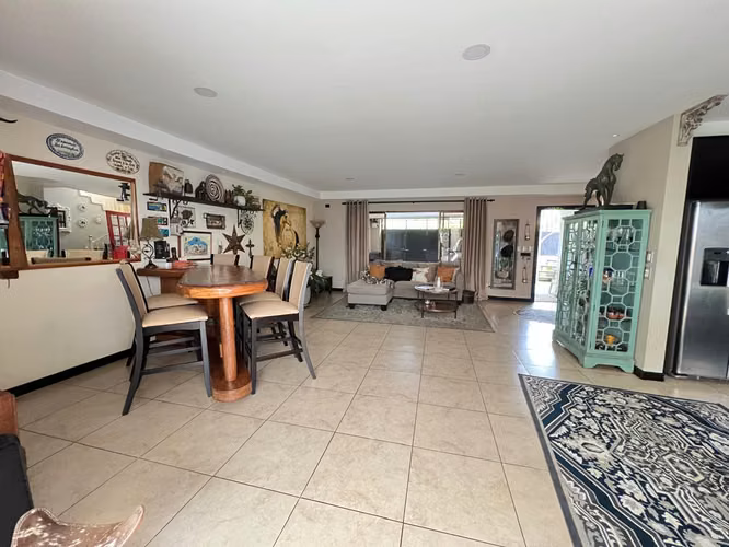 Casa Independiente en Venta en Santa Ana Centro | 4 Habitaciones | 280 m² - Imagen 6