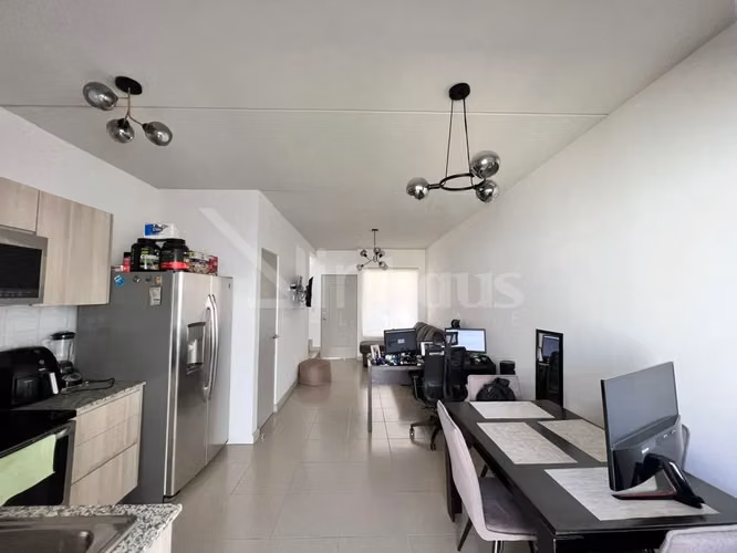 Venta de casa en moderno condominio en Alajuela