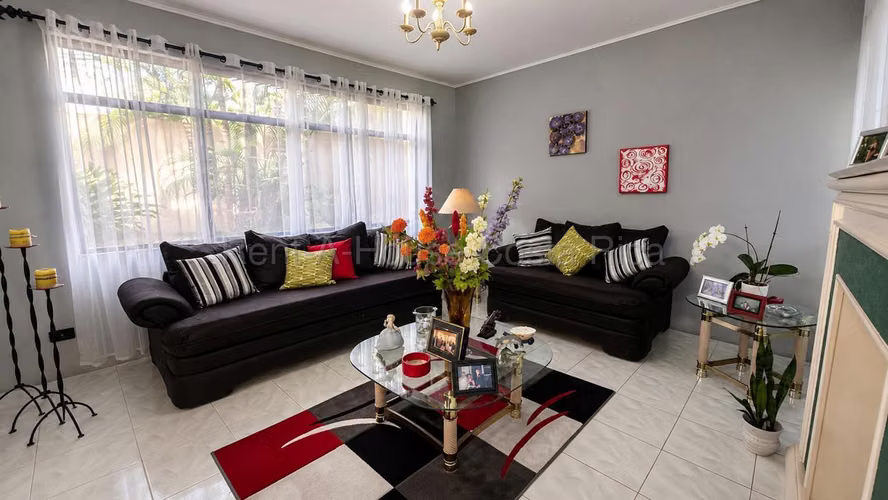 Venta de Casa en Lomas de Ayarco, Curridabat - Imagen 4