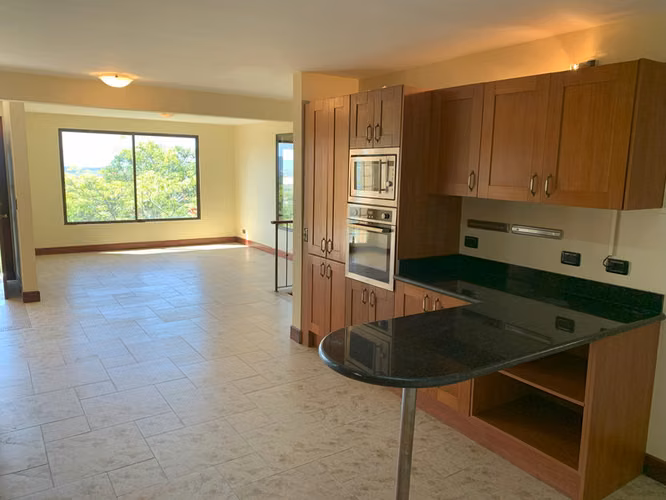 Casa de Lujo en la Cima con 3 Habitaciones, Piscina Privada y Vistas Panorámicas en Comunidad Exclusiva de Santa Ana ID27253 - Imagen 6