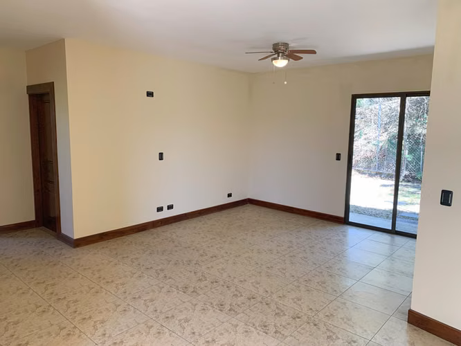 Casa de Lujo en la Cima con 3 Habitaciones, Piscina Privada y Vistas Panorámicas en Comunidad Exclusiva de Santa Ana ID27253 - Imagen 7