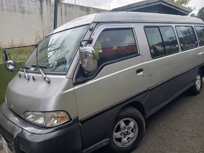 HYUNDAI GRACE 2003