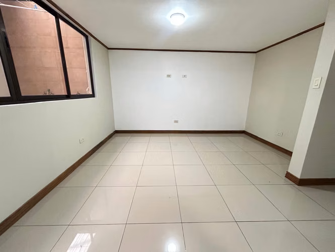 Casa Ideal para tus Oficinas o Comercio en Barrio Cordoba sobre calle Principal - Imagen 9