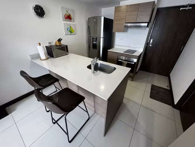 Apartamento amueblado en torre, U Nunciatura, Rohrmoser, San Jose. Alquiler. - Imagen 6