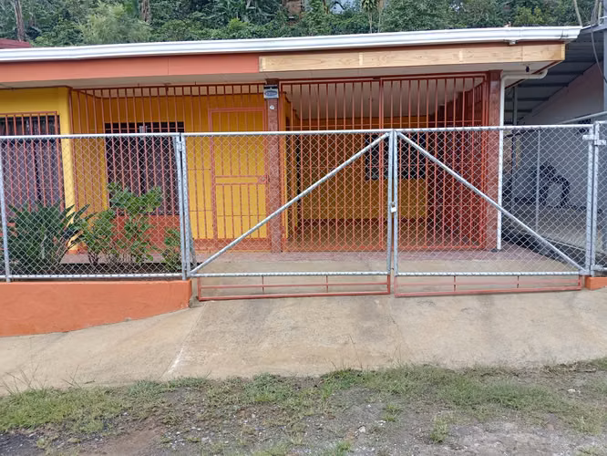 Venta de casa de habitación - Bustamante, Desamparados