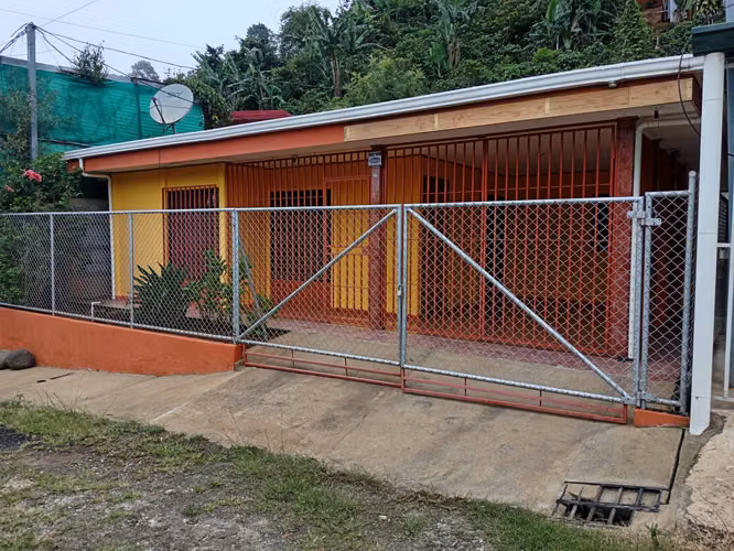 Venta de casa de habitación - Bustamante, Desamparados