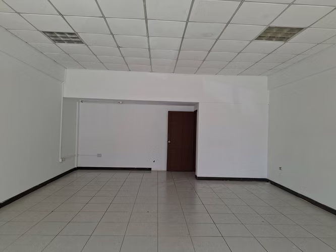 Local 66 m2 en Centro Comercial en San Pedro - Imagen 13