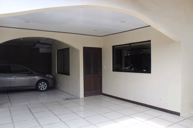 Casa en venta Liverpool, Limon, una planta con patio. Cerca del centro, playas y aeropuerto. - Imagen 9