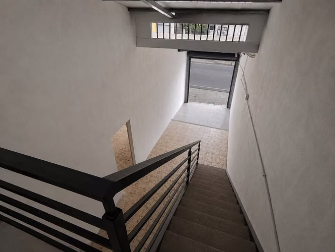 En alquiler local nuevo ideal para su nuevo negocio. Desamparados - Imagen 3