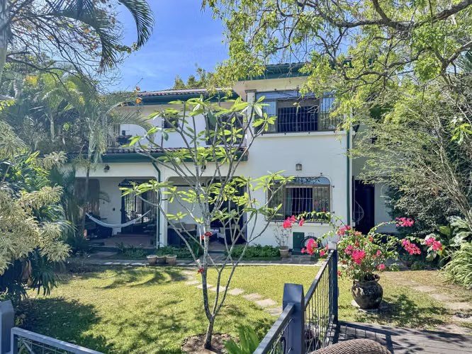 Casa Hidden Paradise | Large yard | 4 bedrooms - Imagen 12