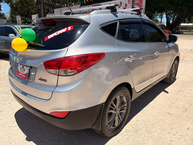 HYUNDAI TUCSON GL-2014-AUTO-SHIFT TRONIC-4X4-8.475.000